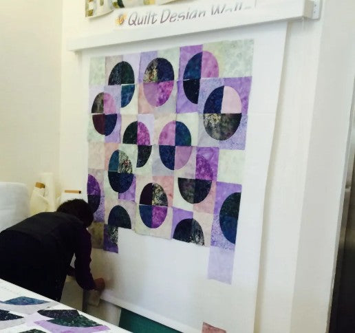 PRE-OWNED CLASSY AMERICAN DESIGN WALL